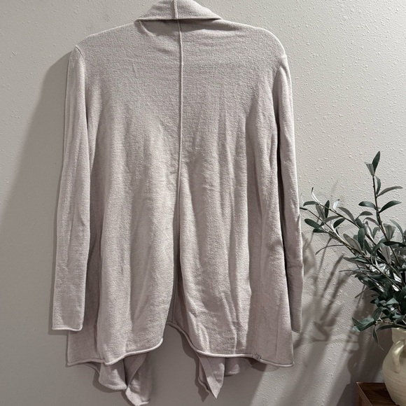 Barefoot Dreams S/M CozyChic Ultra Lite Hi-Lo Cardi Pockets Soft Comfy EUC #924 - Picture 2 of 8